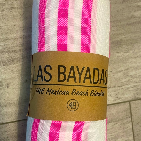 Las Bayadas Beach Blanket - NEW IN PACKAGING! - Picture 3 of 4